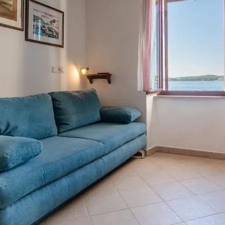 Apartment In Mit Terrasse Und Meerblick
